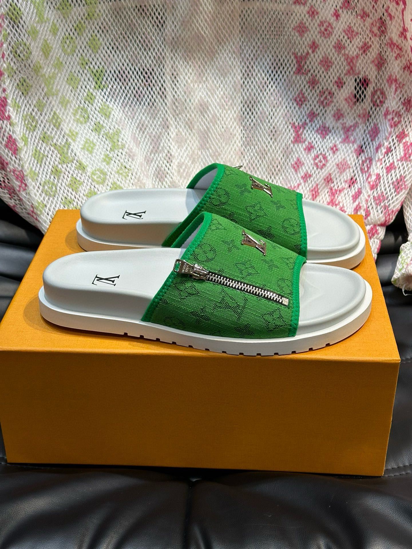 Louis Vuitton Slippers